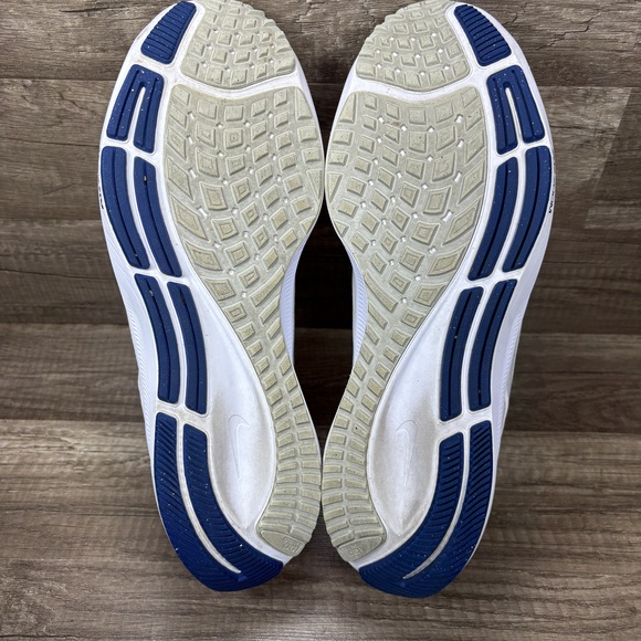 Nike Air Zoom Pegasus 38 Kentucky Gray Blue Mens Size 10.5 DJ0830-001 Running - Picture 10 of 12